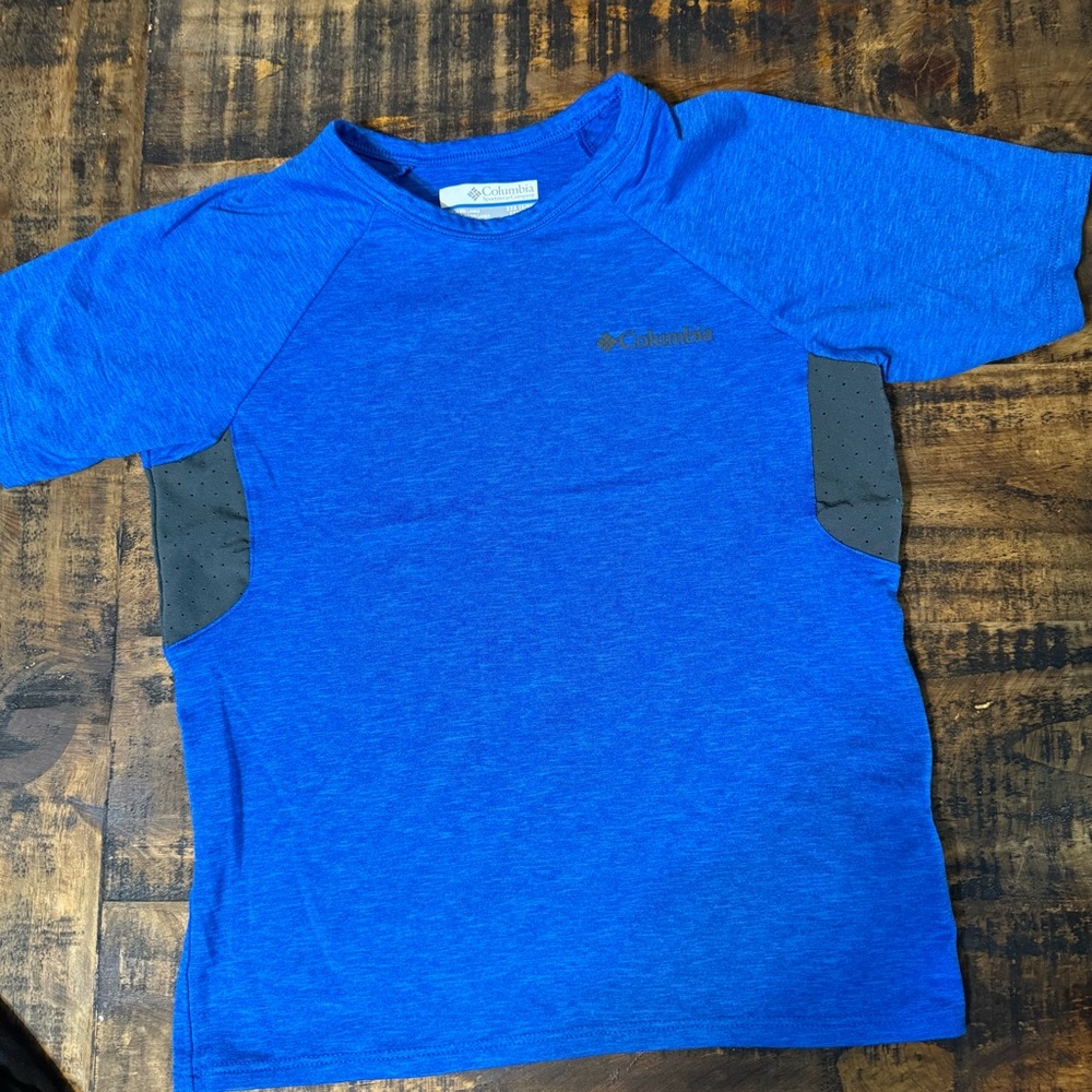 Boys Columbia short sleeve Tee size XXS (4/5)